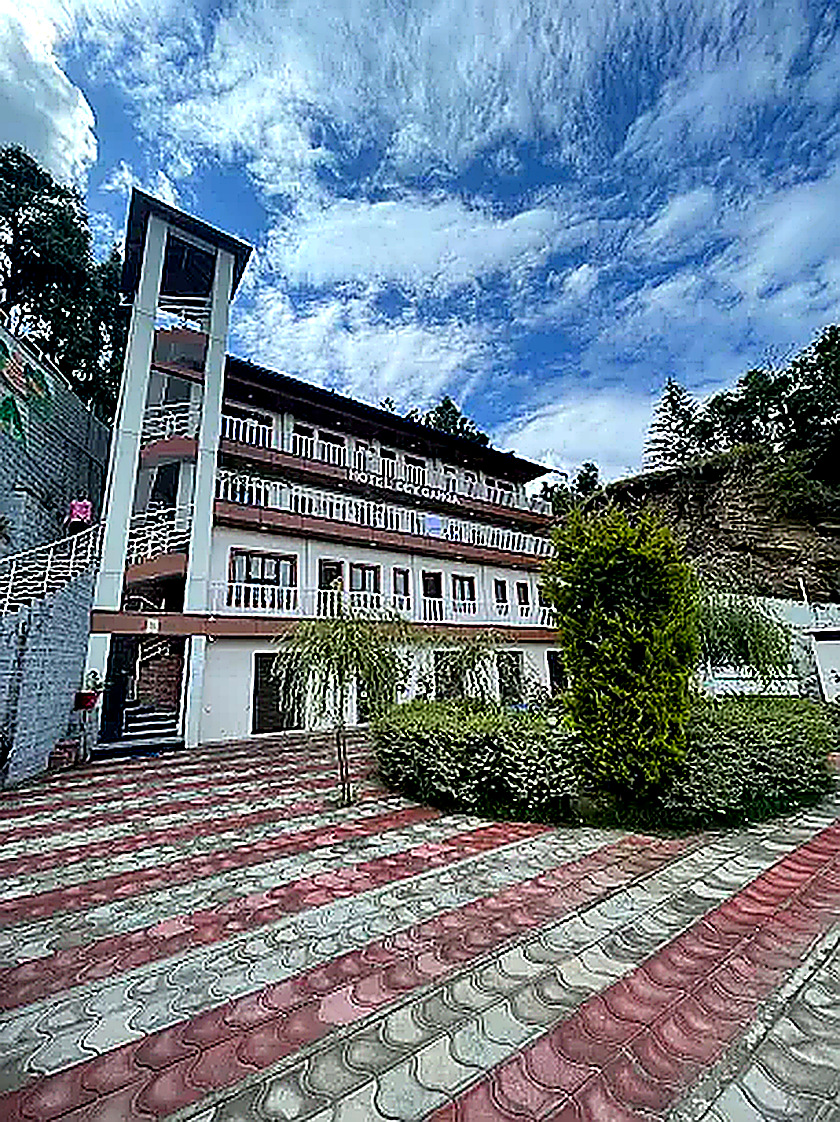 Sea of clouds near Hotel Dev Ganga Shaharfatak