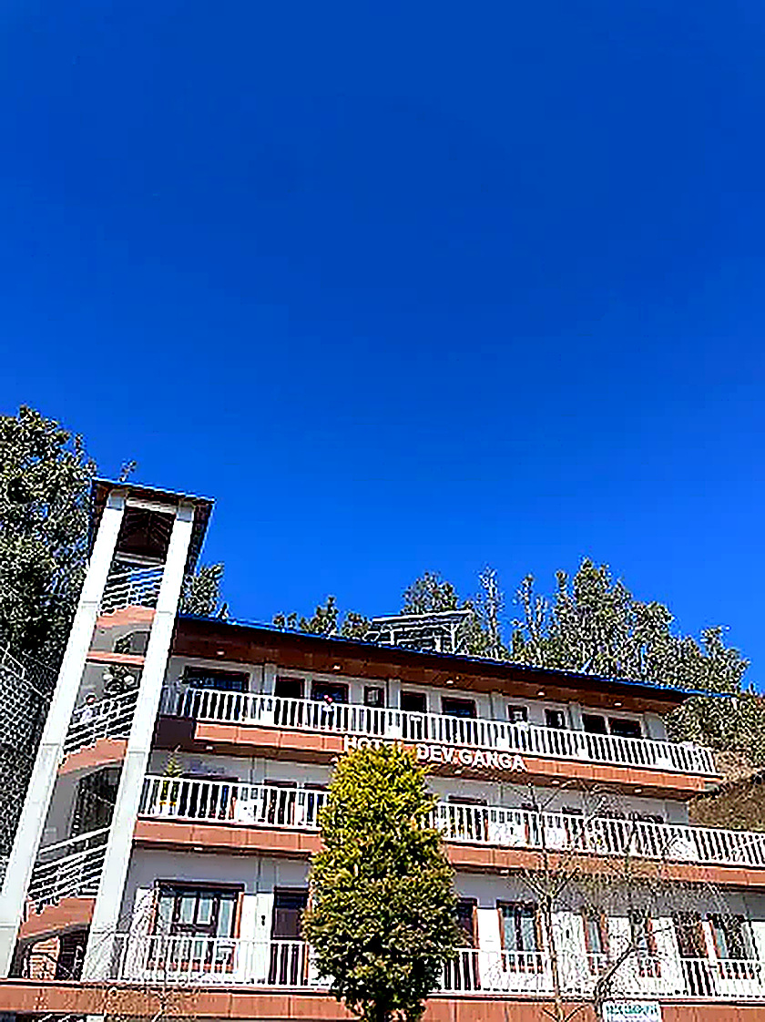 Mountain courtyard view Hotel Dev Ganga Shaharfatak